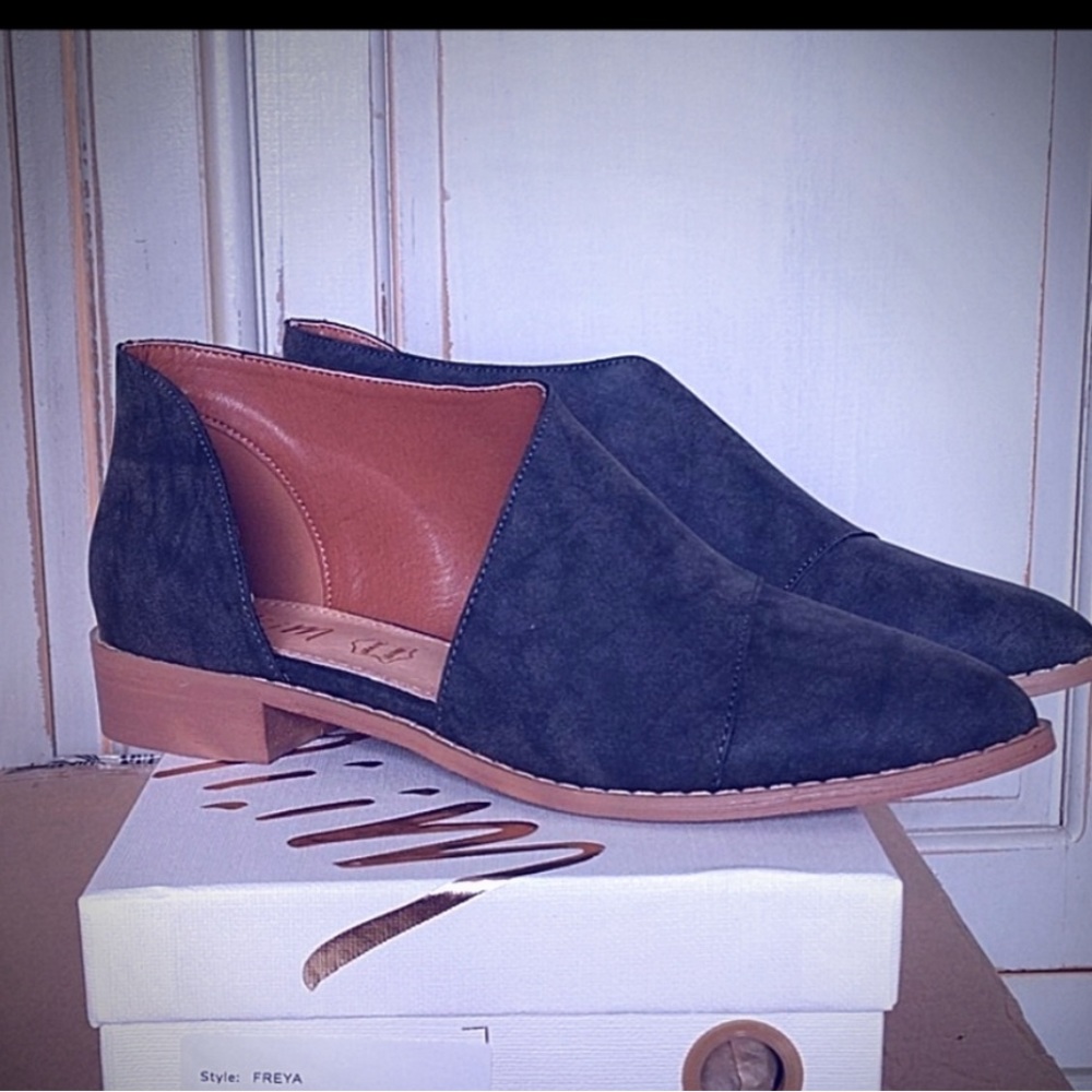 Mi.iM Black Ankle Booties with Minimalist Design